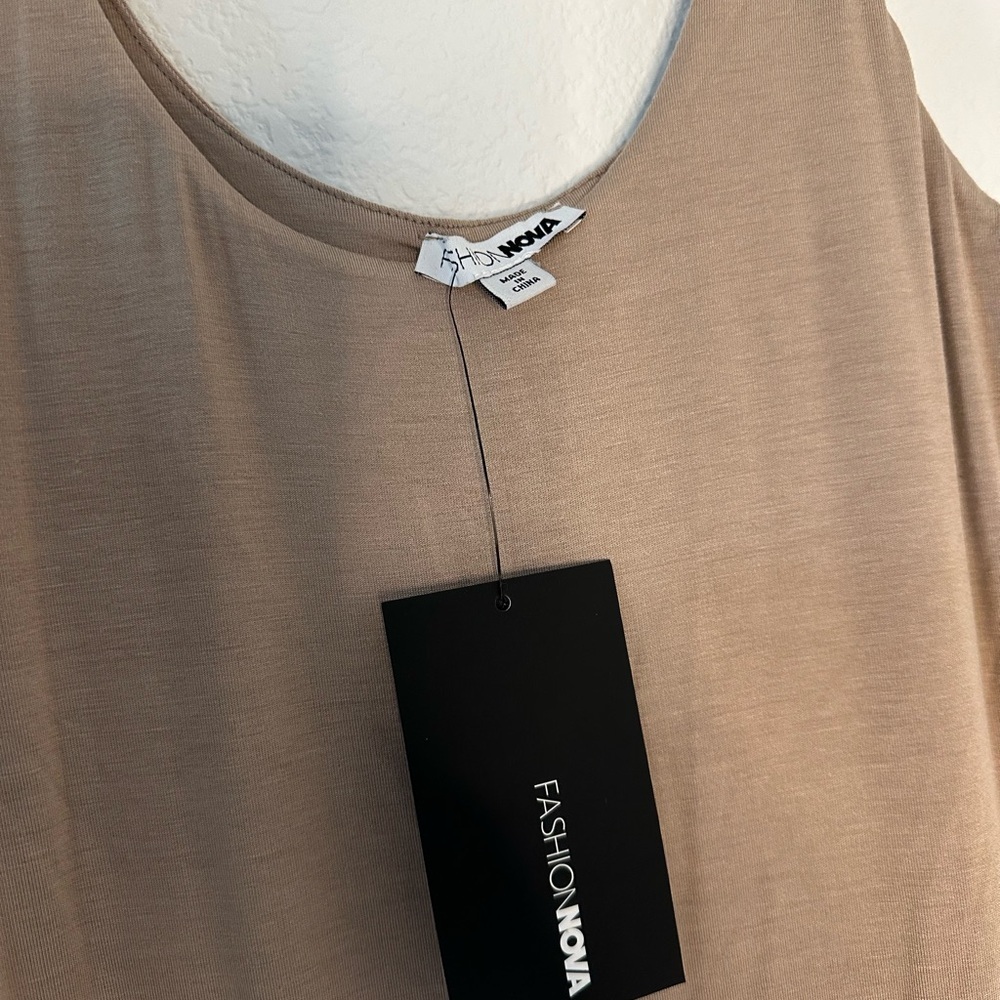 Fashion Nova Dress Bundle - Picture 5 of 12